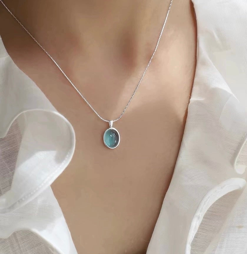 [Water] Medium Blue topaz Teardrop Pendant Necklace in Silver
