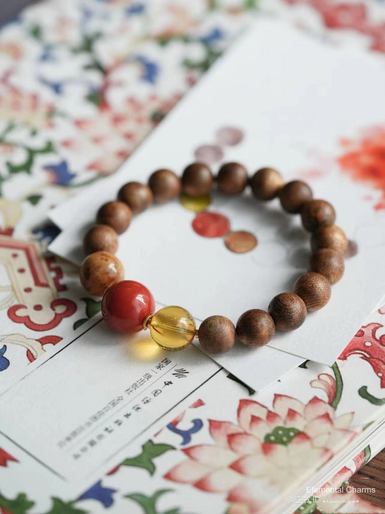 Mid-Autumn Colored Sandalwood Beaded Bracelet – Eastern-Inspired Elegance